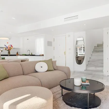 Naranjos Penthouse Ref #116 ماربيا